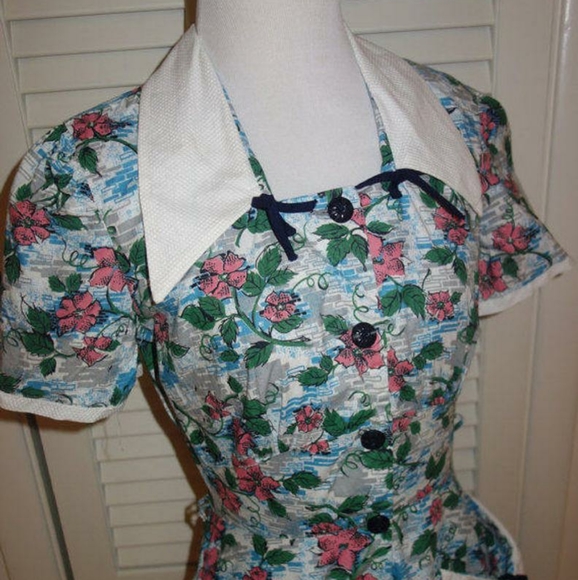 Rare WWII Vintage Cotton Floral Housedress - Picture 2 of 6